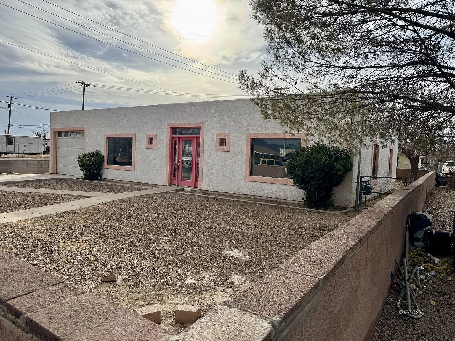 3 bed, 2.0 bath, 2000 sqft, $2,000 — Photo 3