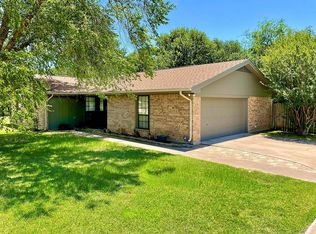 1001 Lee Ln, Azle, TX 76020