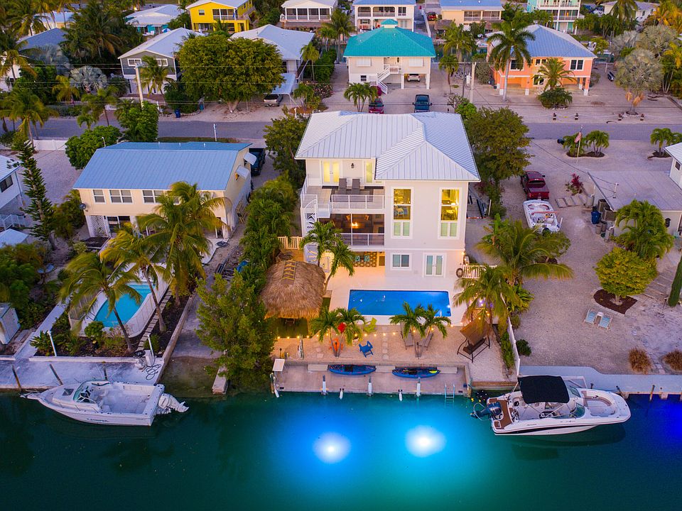 1st image of 970 Caribbean Dr E