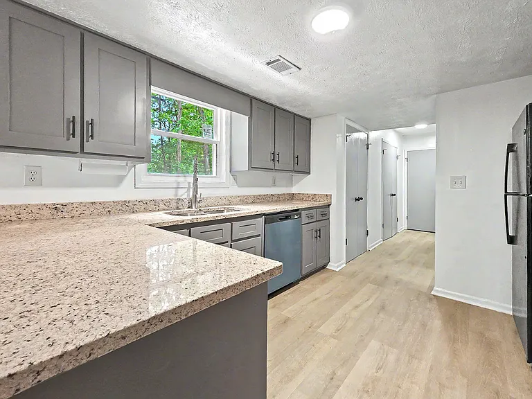 Whitfield Dr — Photo 5