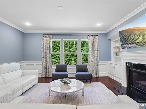 10 Winfield Dr Unit 602, Woodcliff Lake, NJ 07677