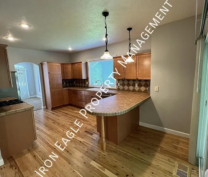 425 N Storybook Way — Photo 5