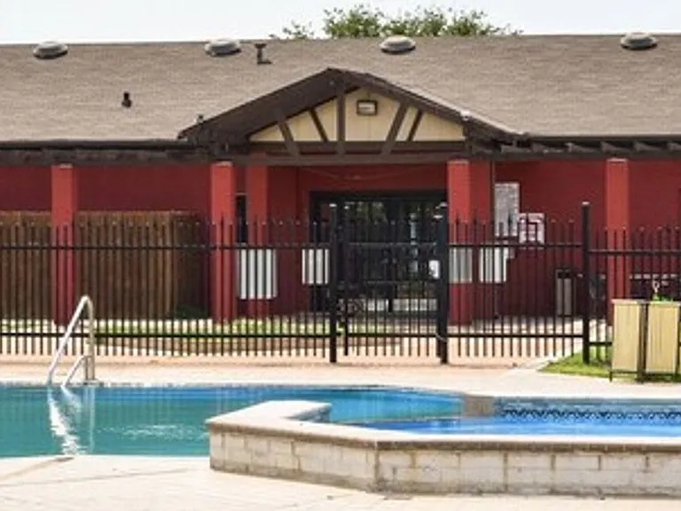 Modern Waco Living Zero Deposit Apartments Near Baylor, 1800 Waco — Photo 148
