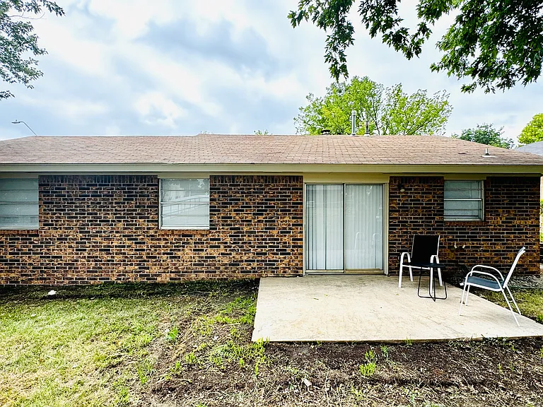1345 E Brooks St — Photo 19