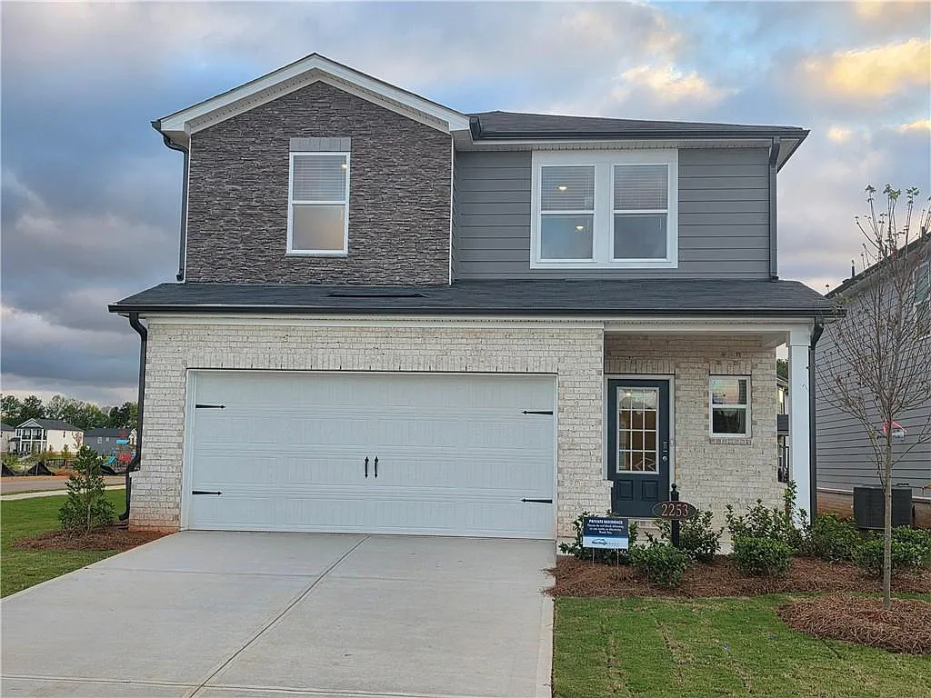 5 bed, 3.0 bath, 2352 sqft, $4,300 — Photo 1