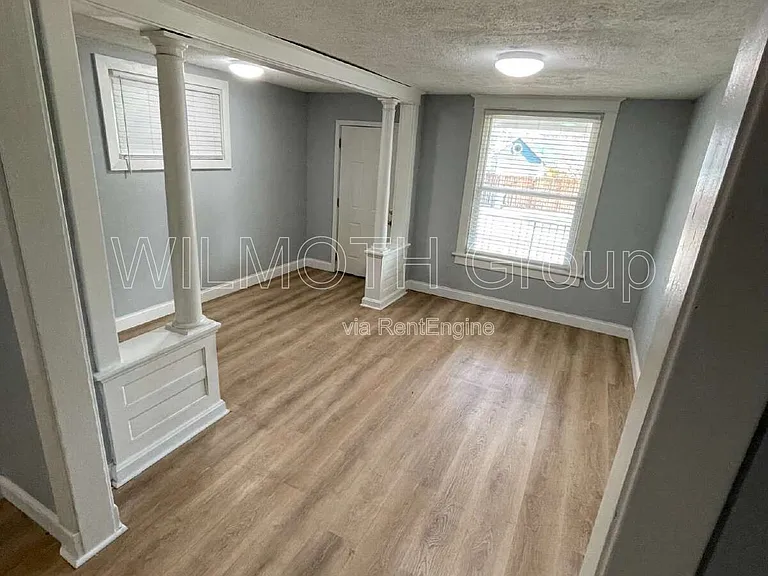 12 N Randolph St — Photo 4