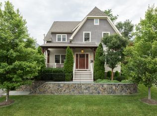 4931 33rd Rd N, Arlington, VA 22207