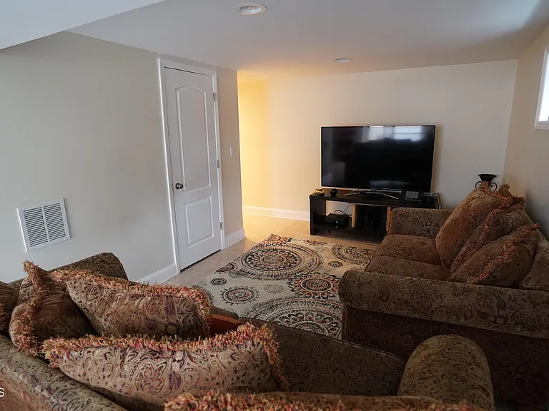 65 Hurleys Ln — Photo 32