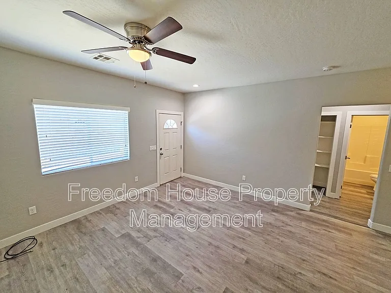 1121 Sixshooter Ave #1 — Photo 7