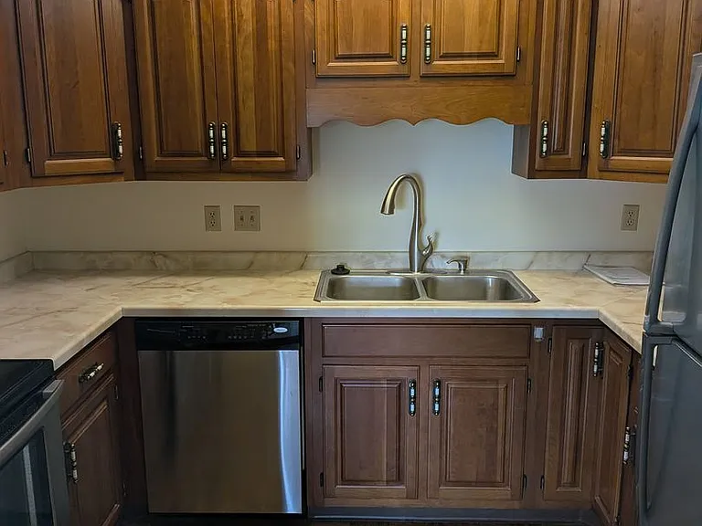 1408 Strongs Ave — Photo 19