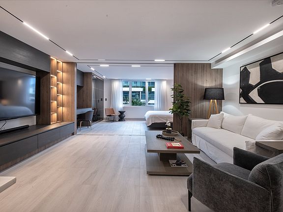5th image of 2301 Collins Ave #432B