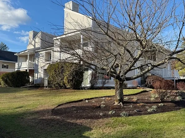 750 Whittenton St APT 512, Taunton, MA 02780