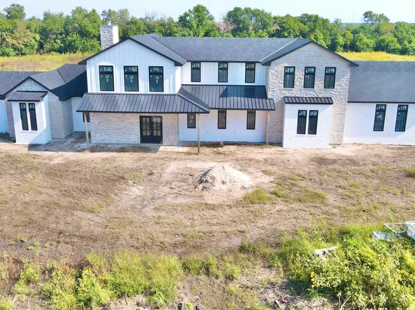 11682 NW 160th St, Newton, KS 67114