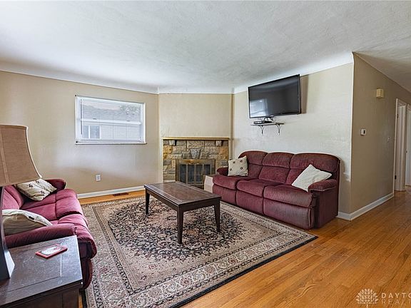 3rd image of 3525 Kingswood Dr