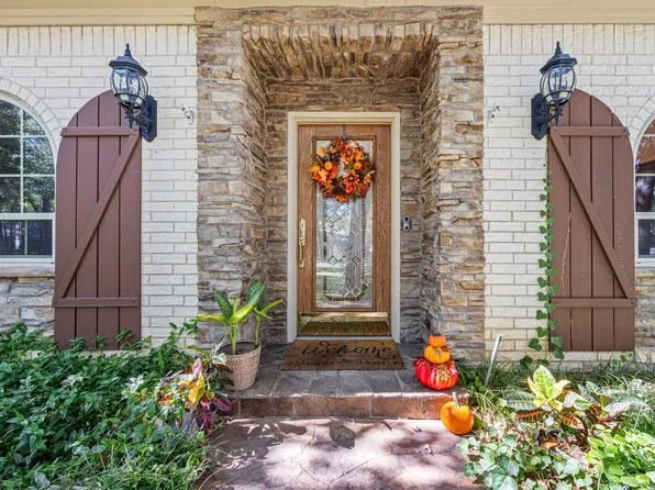 1900 Stonegate Dr, Denton, TX 76205