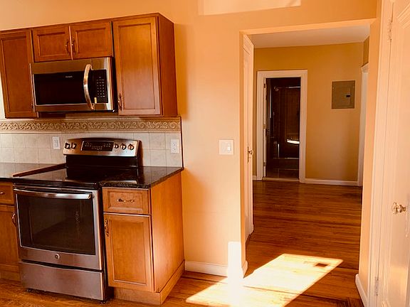 3rd image of 171-43 Ashby Ave Floor 2