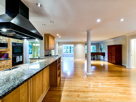 breakfast bar
