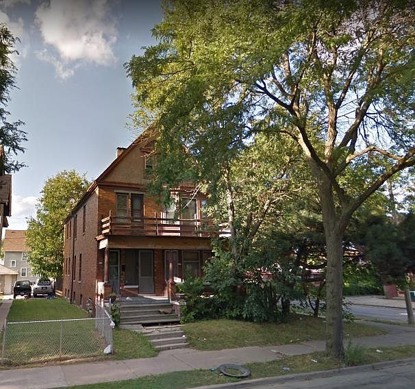 1st image of 330 E Burleigh St #332