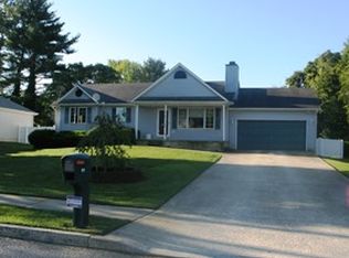 611 Cypress Dr, Vineland, NJ 08360