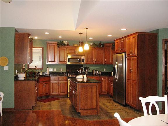 5th image of 9695 Genevieve Dr