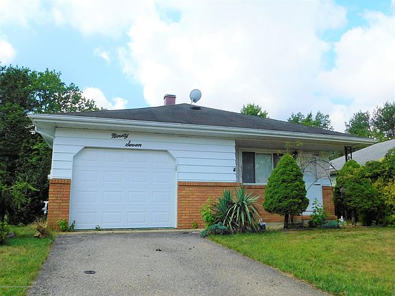 2nd image of 97 Charlotteville Dr S