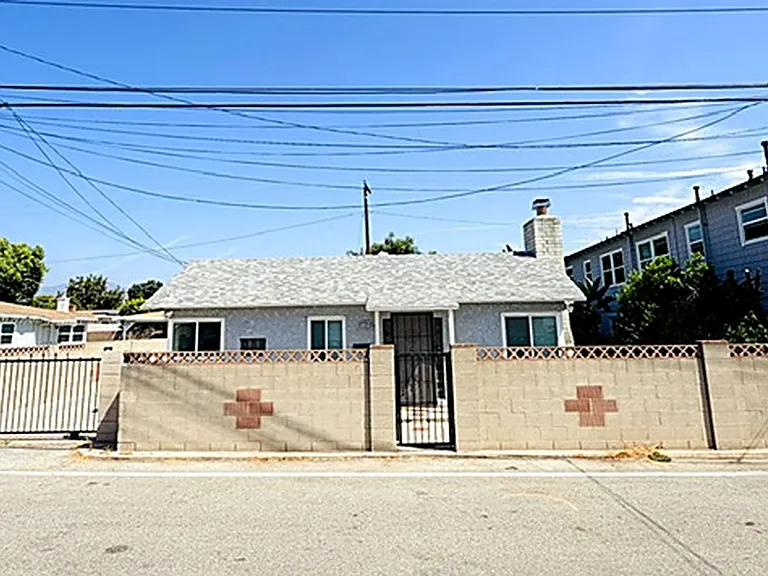 445 1/2 E Puente St — Photo 20