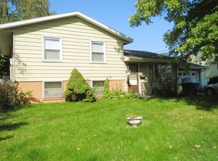 1105 Mary Ave, Dixon, IL 61021