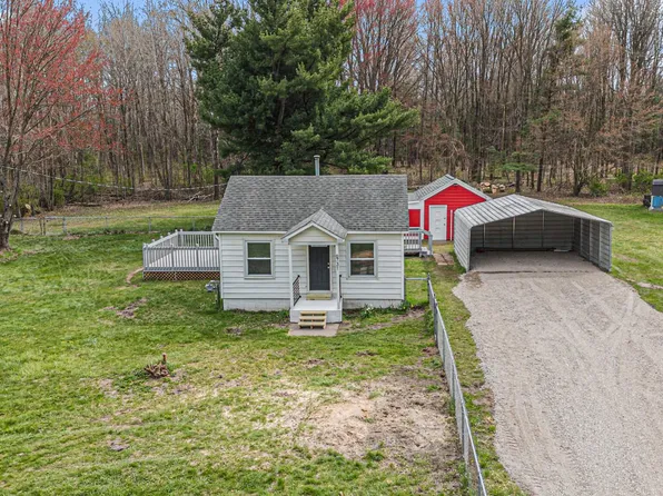 6731 Cline Rd, Fruitport, MI 49415