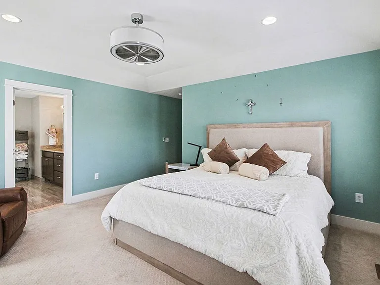 3906 Hillside Dr — Photo 9