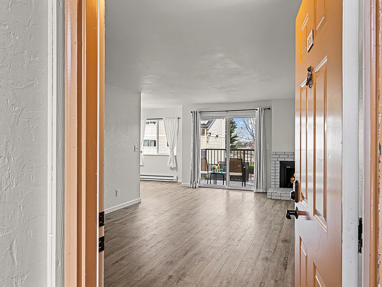 15210 Macadam Rd S #D211 — Photo 4