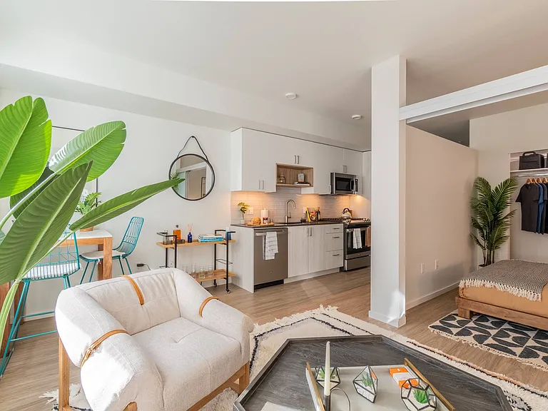 Find the peak of chic at Modera River Trail.