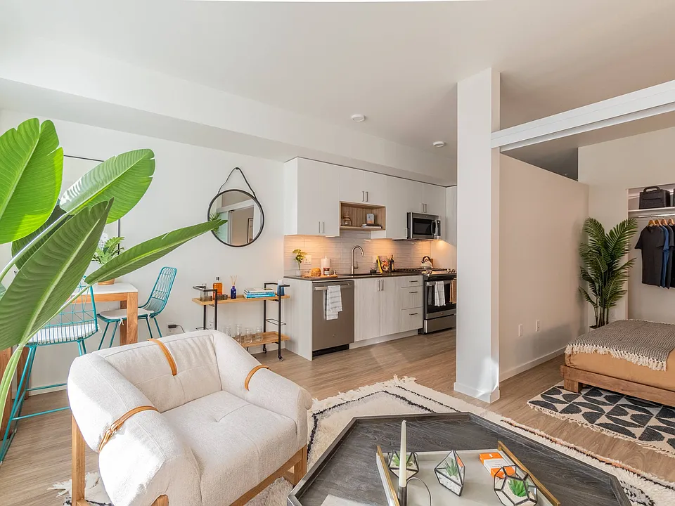 Find the peak of chic at Modera River Trail.