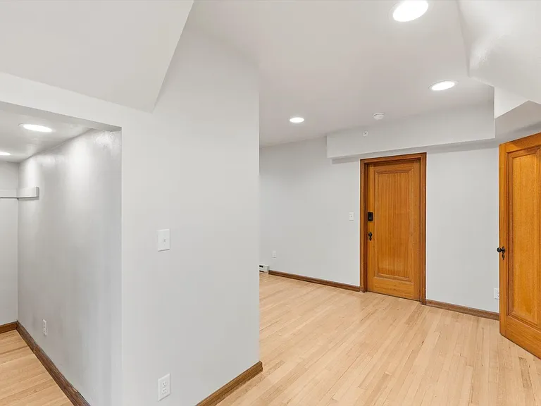 700 Macon Ave — Photo 17
