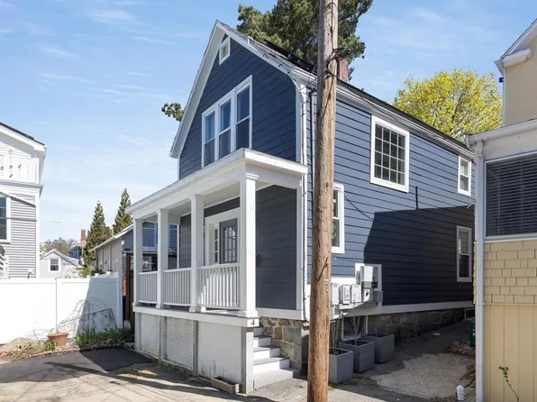 4 Franklin Ct, Brookline, MA 02445