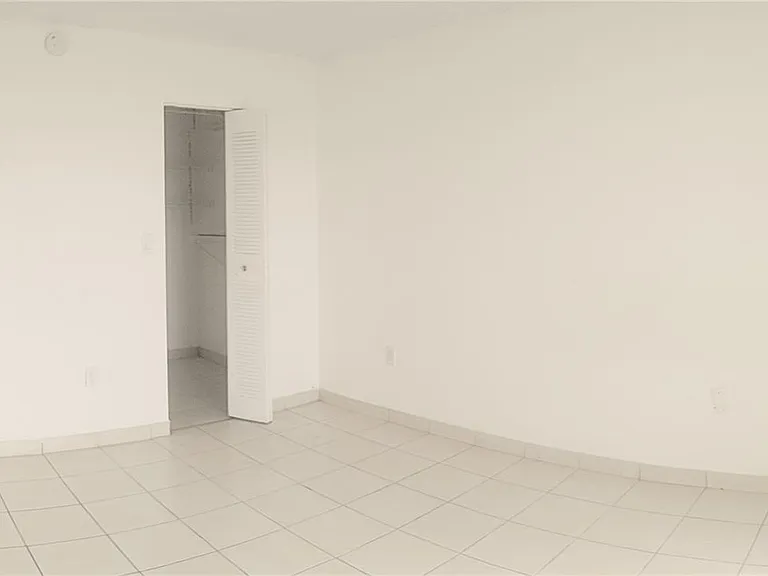 20120 NE 2nd Ave #W27 — Photo 20