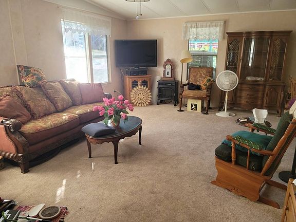 4th image of 227 Alpine Dr