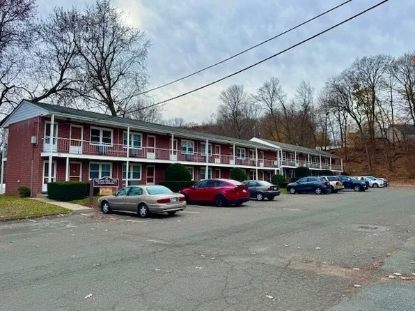 21 Dwight St, Agawam, MA 01001