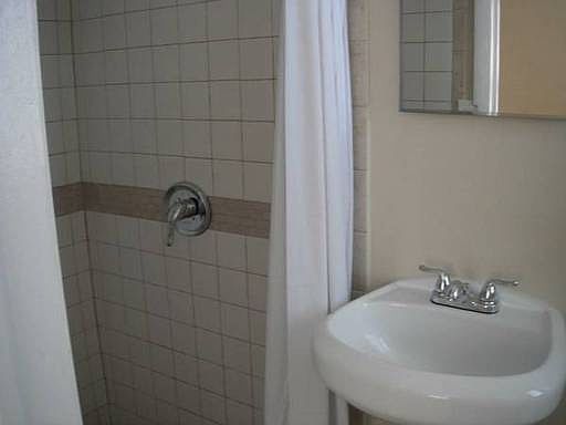 5th image of 1628 S Dixie Hwy APT 4
