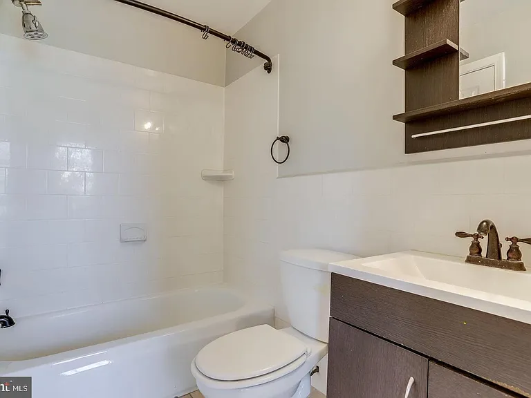 1417 G St NE — Photo 17