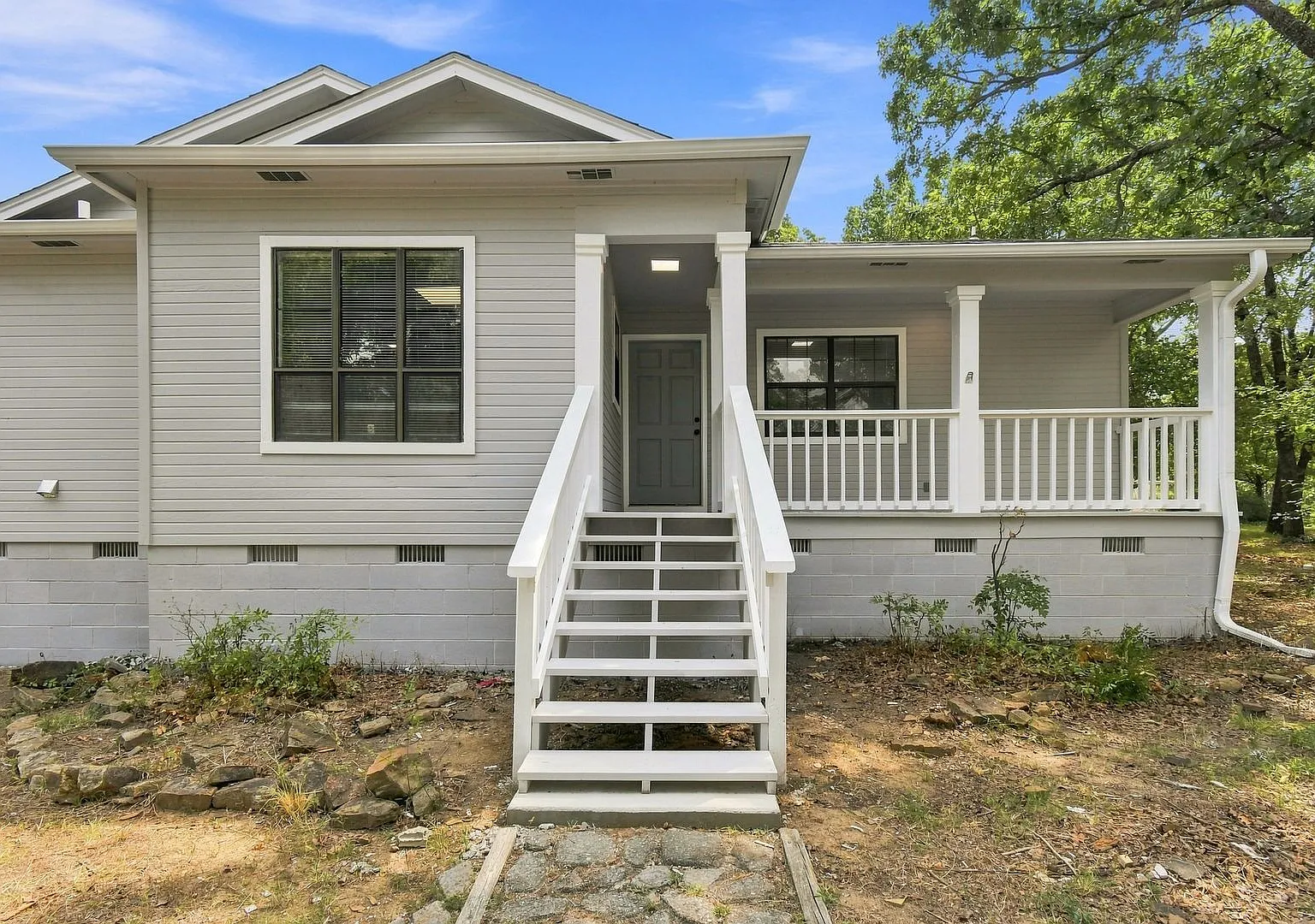 3 Bed 2 Bath in Prue - Renovated and Move-in Ready! — Photo 2