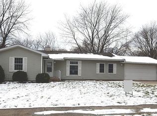 305 N Wabasso St, Minooka, IL 60447