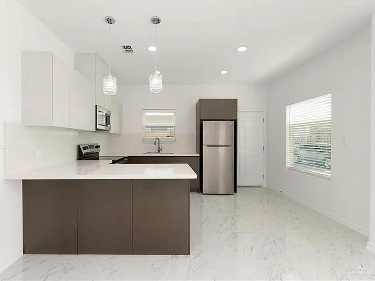 5712 Notre Dame Ave #3 — Photo 4
