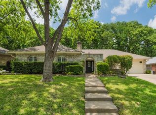 2106 Creekside Ct, Arlington, TX 76013