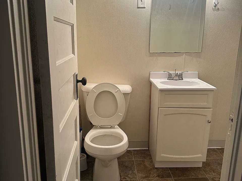 125 Cobb Ave #3
