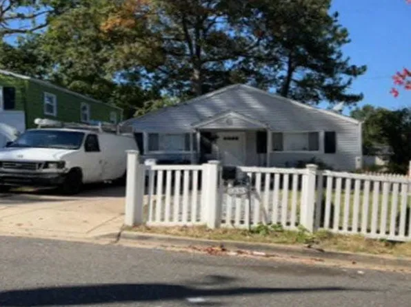 933 Clovis Ave, Capitol Heights, MD 20743