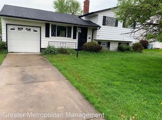 6693 Basswood Dr, Bedford Heights, OH