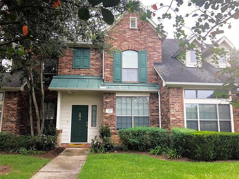 315 Heritage Shr — Photo 1