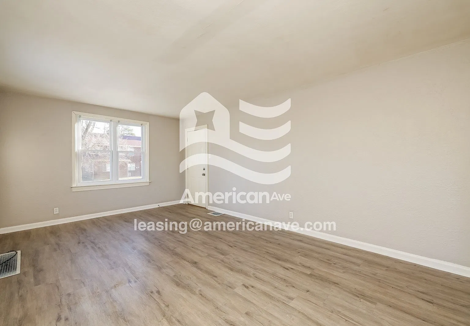 3 bed, 1.0 bath, 1263 sqft, $1,722 — Photo 4