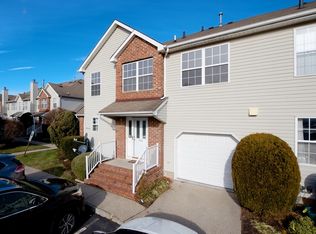 362 Bowler Ct, Piscataway, NJ 08854