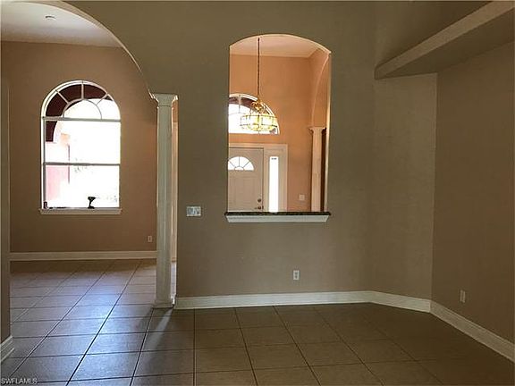 3rd image of 1084 Norton Ave S